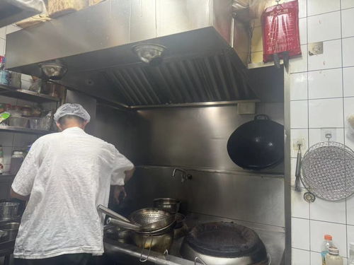 靈石路沿街餐飲油煙擾民問題亟待整改